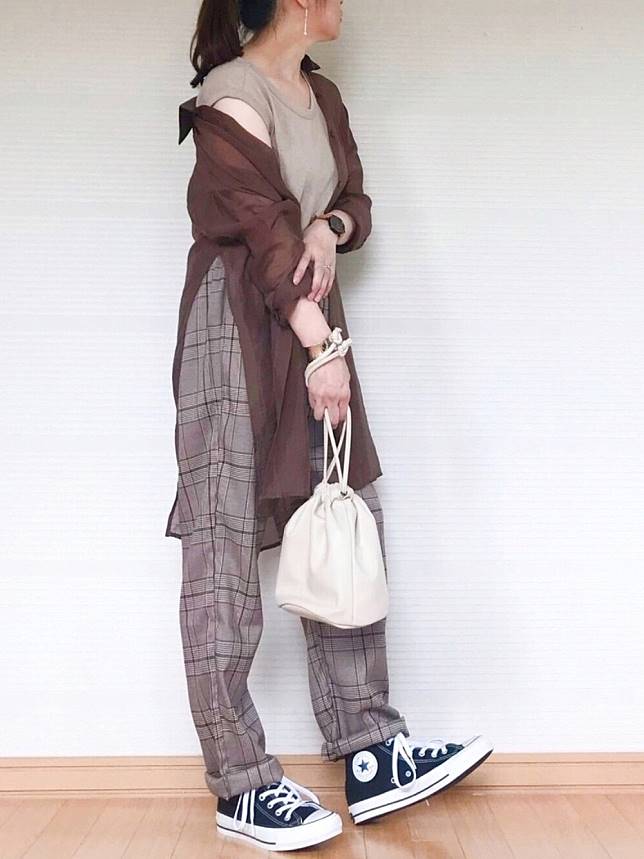 格紋的季節來了！日本女生最基本的三款格紋單品必須即刻穿上
